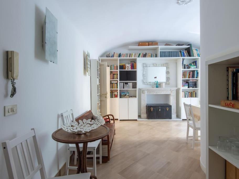Apartment Station Enchanting *