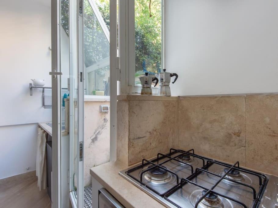 Apartment Station Enchanting Rome